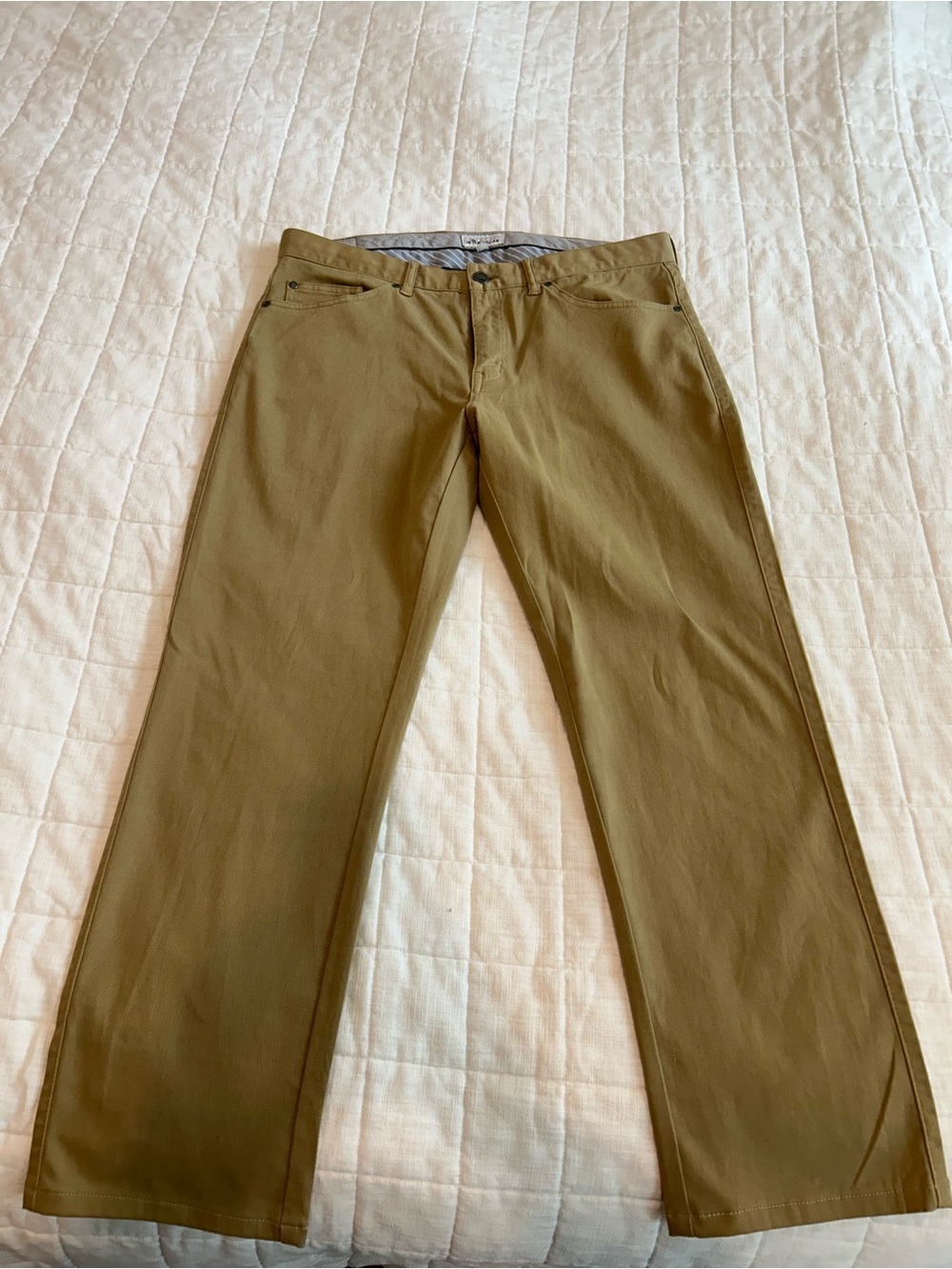Classic Men's Chino Pants in Olive